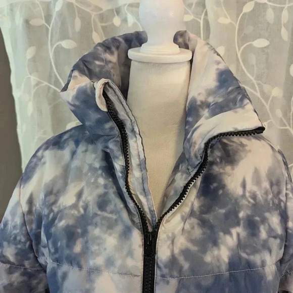 Wild Fable Blue/White Puffer Jacket, Size XS - Picture 2 of 5